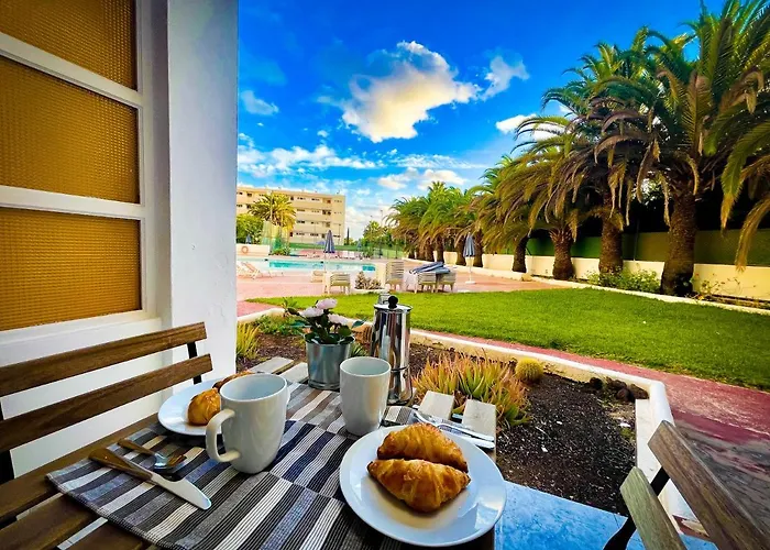 Pool View Apartment *